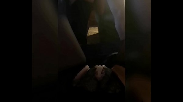 Ang hot MJM. Niloloko ng asawang lalaki ang kasintahan sa harap ng kanyang asawa. Nabasa ang puke ni misis, nagpapagulo lang sa isipan ang maruruming pantasya