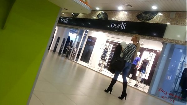 Astig na sisiw sa supermarket.