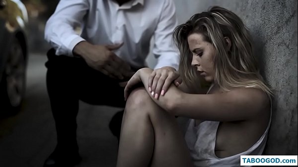 Kinky stories: walang tirahan na malabata na babae